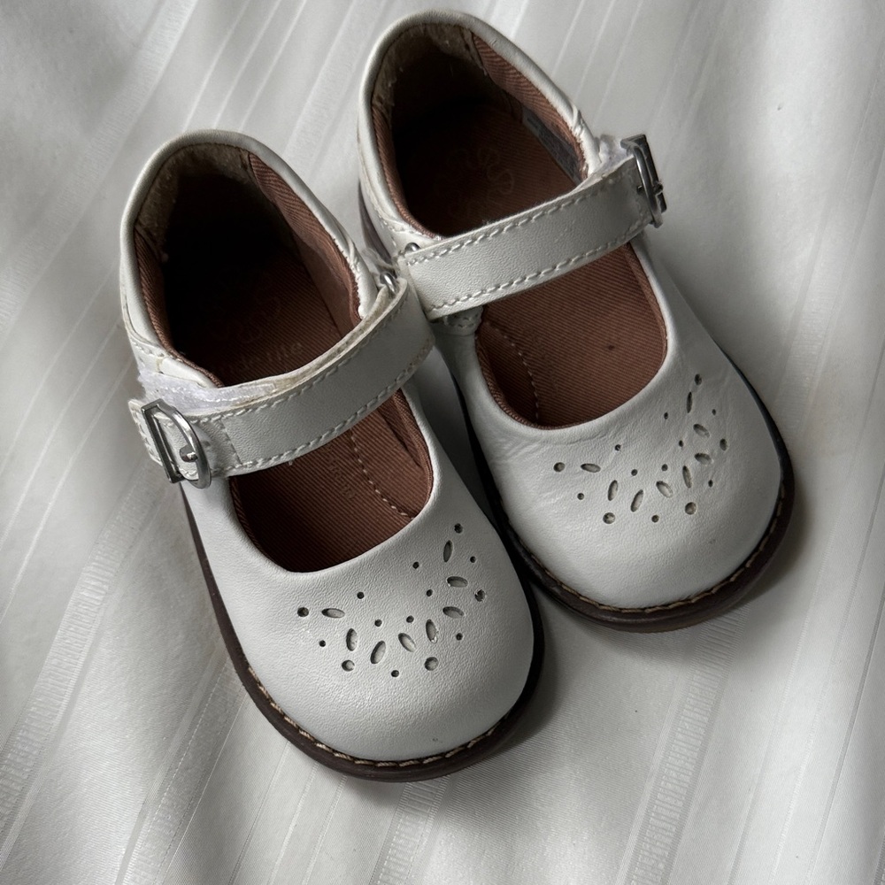 Stride Rite White Mary Jane Dress Shoes